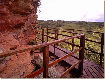 Passarela no sítio arqueológico Ninho do Urubu - Picos dos André