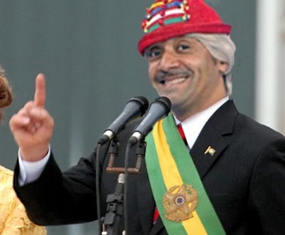 [Tiririca-leva-pai-e-mae-para-propaganda-eleitoral[4].jpg]