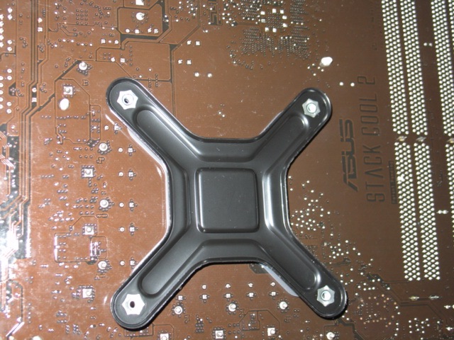 [Thermalright LGA775 Bolt-Thru Kit-3[5].jpg]
