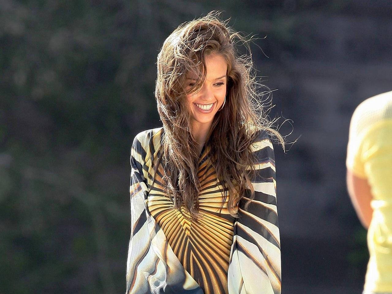 [jessica alba (11)[2].jpg]