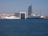A nice view of the city of Barcelona and its port.