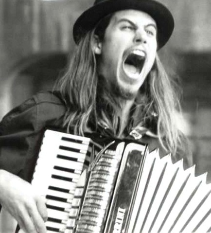 [insane accordianist[5].jpg]
