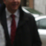 SDC12720.JPG Wowereit im Scherenschnitt