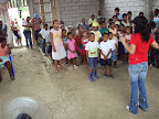 Los niños atentos para aprender