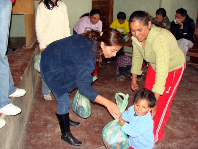 [CIAF2008EntregadeDonaciones2008f107.jpg]