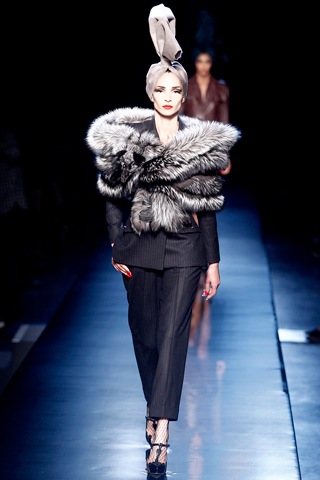 [Automne Hiver Haute Couture 2010 - Jean Paul Gaultier 2[3].jpg]