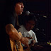 pict3592.jpg, William Sandoval au chant et à la guitare et Humberto González (Equateur) à la guitare., William Sandoval en session acoustique