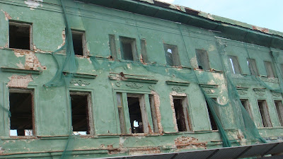 Разрушенное здание на улице Баумана в Казани