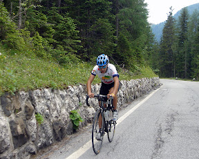 Subiendo al Passo Falzarego
