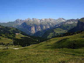 Vista hacia el Puez - Odle desde el Passo Sella