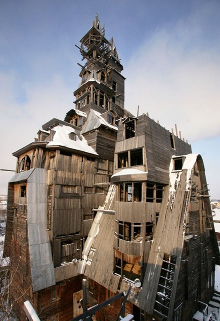 Wooden Gagster House (Archangelsk,
Russia) Wooden Gagster House (Archangelsk, Russia)