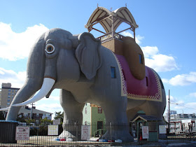 150 Strange Buildings of the World Seen On coolpicturesgallery.blogspot.com Or www.CoolPictureGallery.com 