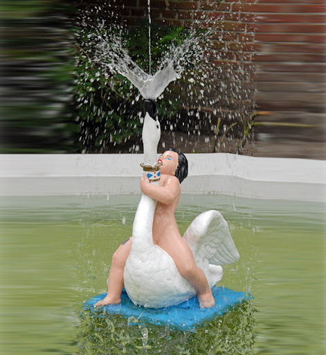 12 Odd and Bizarre Fountains