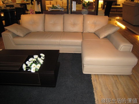 [Lerenzo_sofa02[10].jpg]
