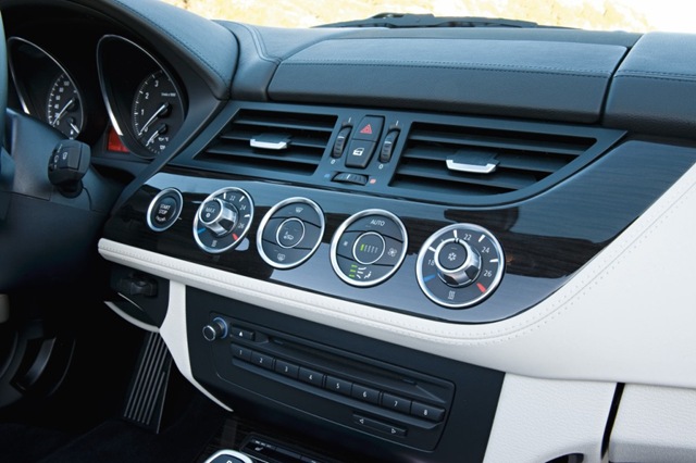 [BMW Z4 2009 43[3].jpg]