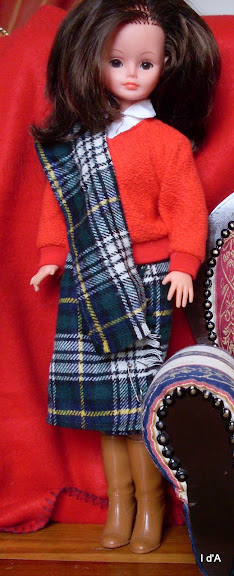 http://lh3.ggpht.com/_dsbZYR-ol0E/S73WnGgFY7I/AAAAAAAAFA0/NxUobviuD40/s576/2009-09%20Cathie%20outfit%20-%2079%20coll%C3%A9gienne%2001.jpg
