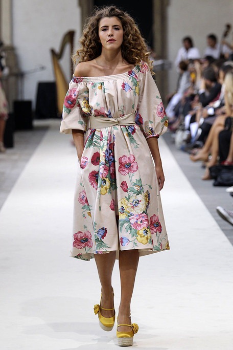 [LUISA-BECCARIA-SPRING-RTW-2011-PODIUM-029_runway[7].jpg]