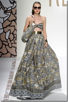 1A-CLASSE-ALVIERO-MARTINI-SPRING-RTW-2011-PODIUM-022_runway