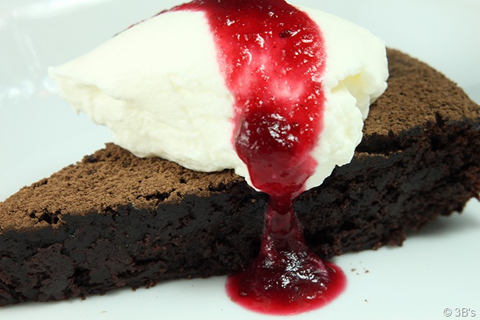 [flourless-cake[7].jpg]