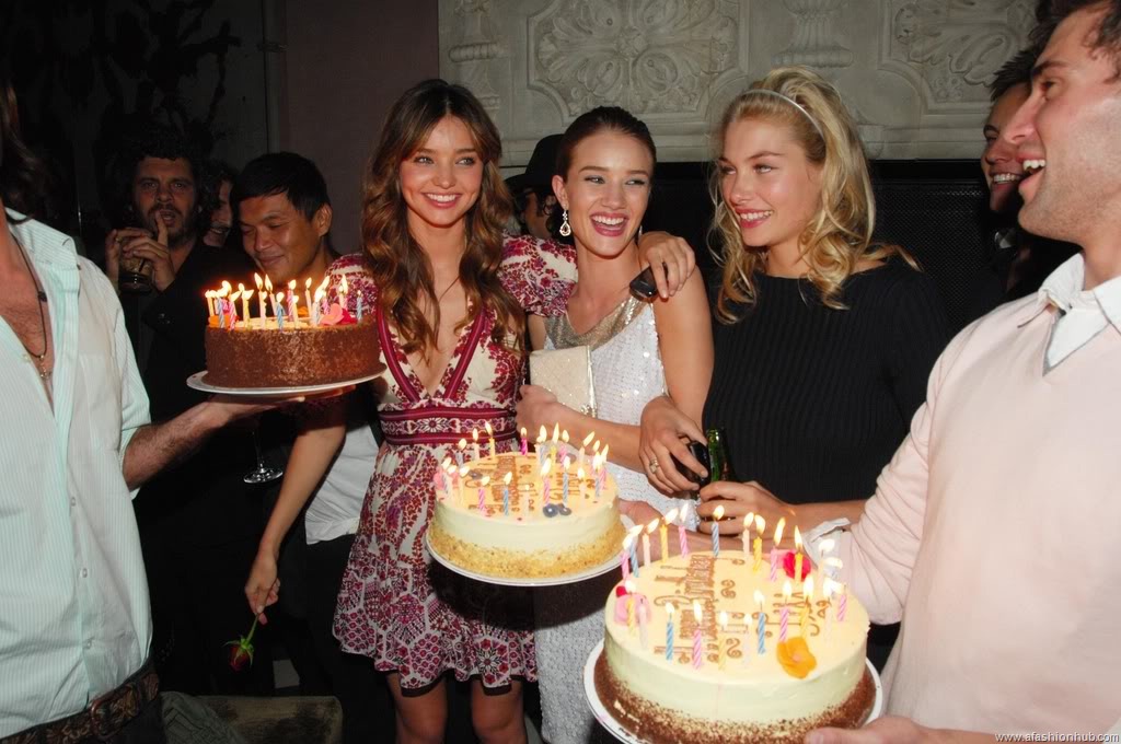[Rosie Huntington-Whiteley Candids 20th Birthday Party (12)[4].jpg]