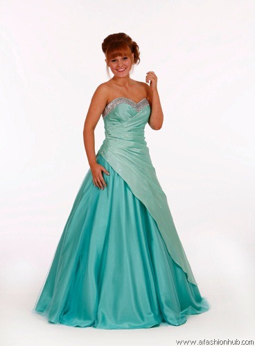 [Eleanor, also in Red-Prom dress and ballgown[4].jpg]