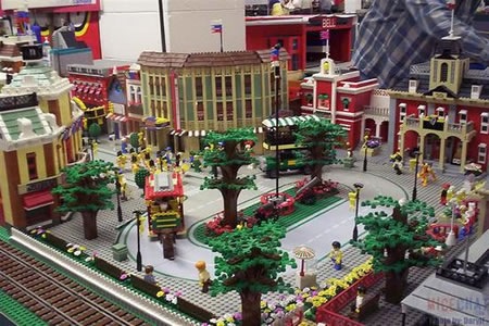 [disneyland-lego-5[5].jpg]