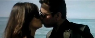 Diya Mirza Hot Kiss