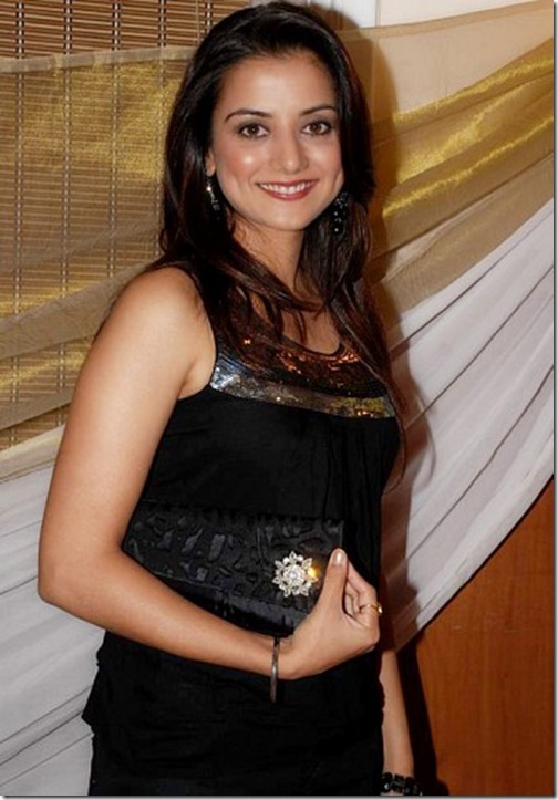 Indian-Tv-Actress-Kulraj-Randhawa (6)