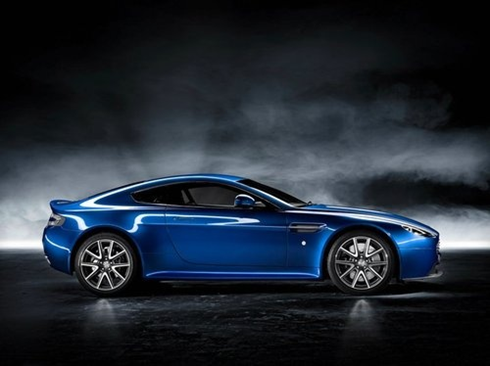 Aston Martin V8 Vantage S laterale