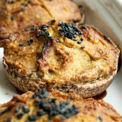 Portobello farcis au soja noir, tofu et tomates séchées