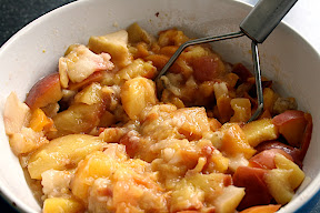 Purée de fruits estivale vapeur : pêches, brugnons, pommes, bananes