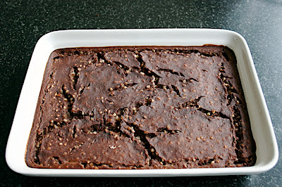 Variation autour du Lac Saroma, un gâteau de récupération, moelleux à l'azuki, sarrasin, banane et amande, épicé à la canelle et au gingembre.