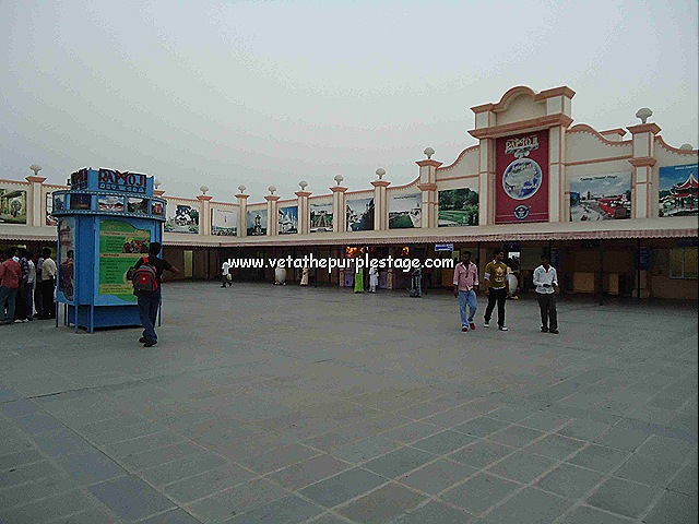 [Entranceoframojifilmcity[1].jpg]