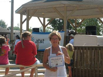 Roxyan w/Governors BBQ receiving second place desert – Lawrenceburg, Tn June 2007