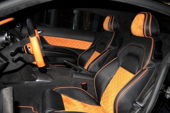 [Audi-R8-Hyper-Black-Edition-Seating-View[3].jpg]