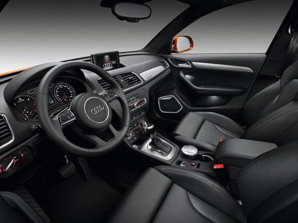 [2012-Audi-Q3-Interior-View[3].jpg]