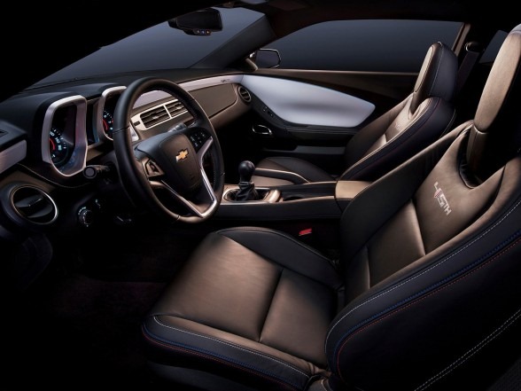 [2012-Chevrolet-Camaro-45th-Anniversary-Edition-Interior[3].jpg]
