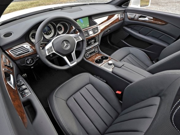 [2012-Mercedes-Benz-CLS550-Interior-View[6].jpg]