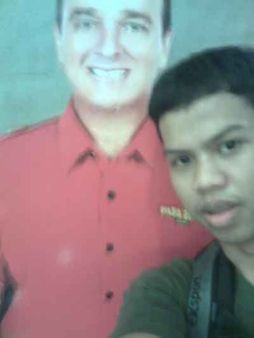 [mrronzpaparonzpizzaseptianahmadfujia[1].jpg]