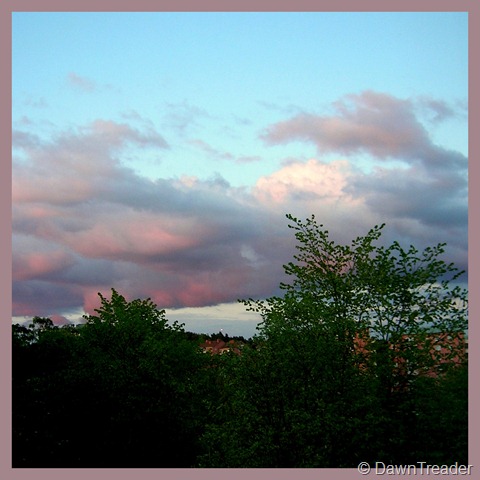 [2010 05 27_sunset_clouds[3].jpg]