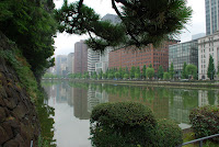 Links das Gebiet rund um den Kaiserpalast, rechts das moderne Tokyo. – 22-Jul-2009