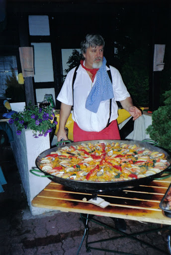 Dieter%20an%20der%20Paella.jpg