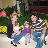 The family in the lobby (Beau Rivage)