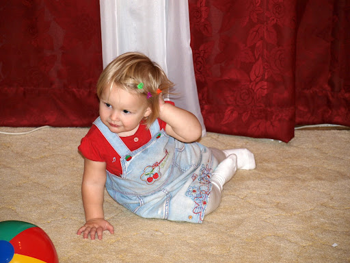 Ну позировать можно и без мячика