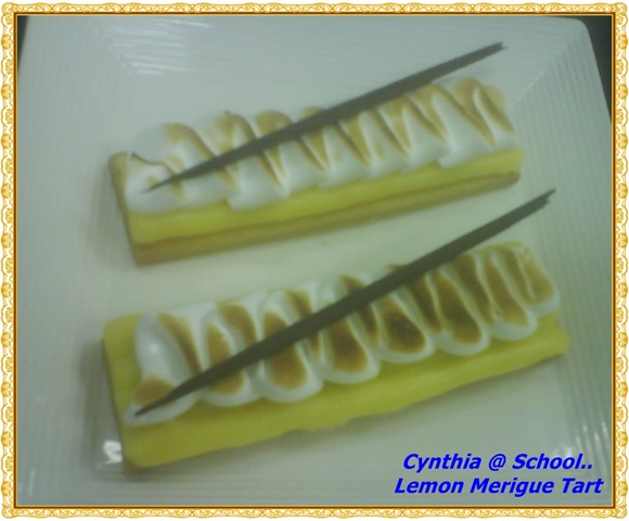 [lemon merigue tart 2[2].jpg]