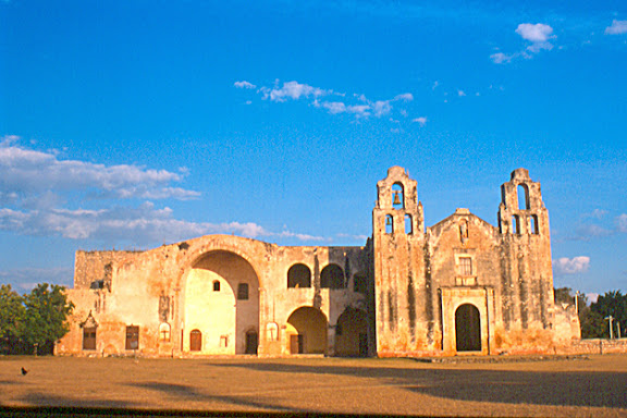 Stock image a view panoramic of colonial spaniard Mani Convent, beauty colours, blue sky