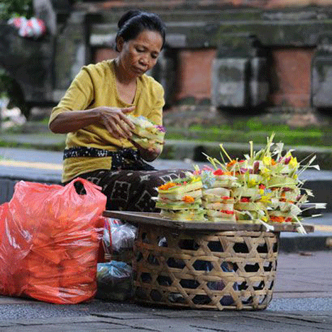 penjual canang