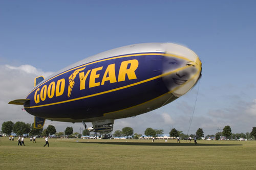 http://lh3.ggpht.com/_fw7iF68JR8k/S6ycFAI2JVI/AAAAAAAAyLM/6yGnwBtURLY/ksmithblimp.jpg