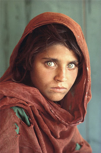 http://lh3.ggpht.com/_fw7iF68JR8k/SDIuB_9V7WI/AAAAAAAARM8/PFHkKjHCjsA/s512/green-eye-afghan-girl-national-geographic.jpg