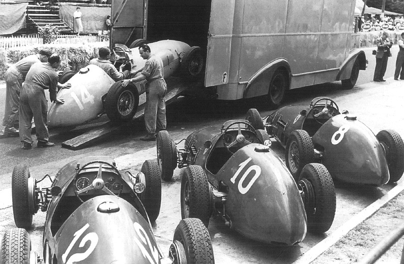 [1952 french gp - ferrari team[2].jpg]